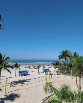 Casa com piscina aquecida, Condomínio a beira mar